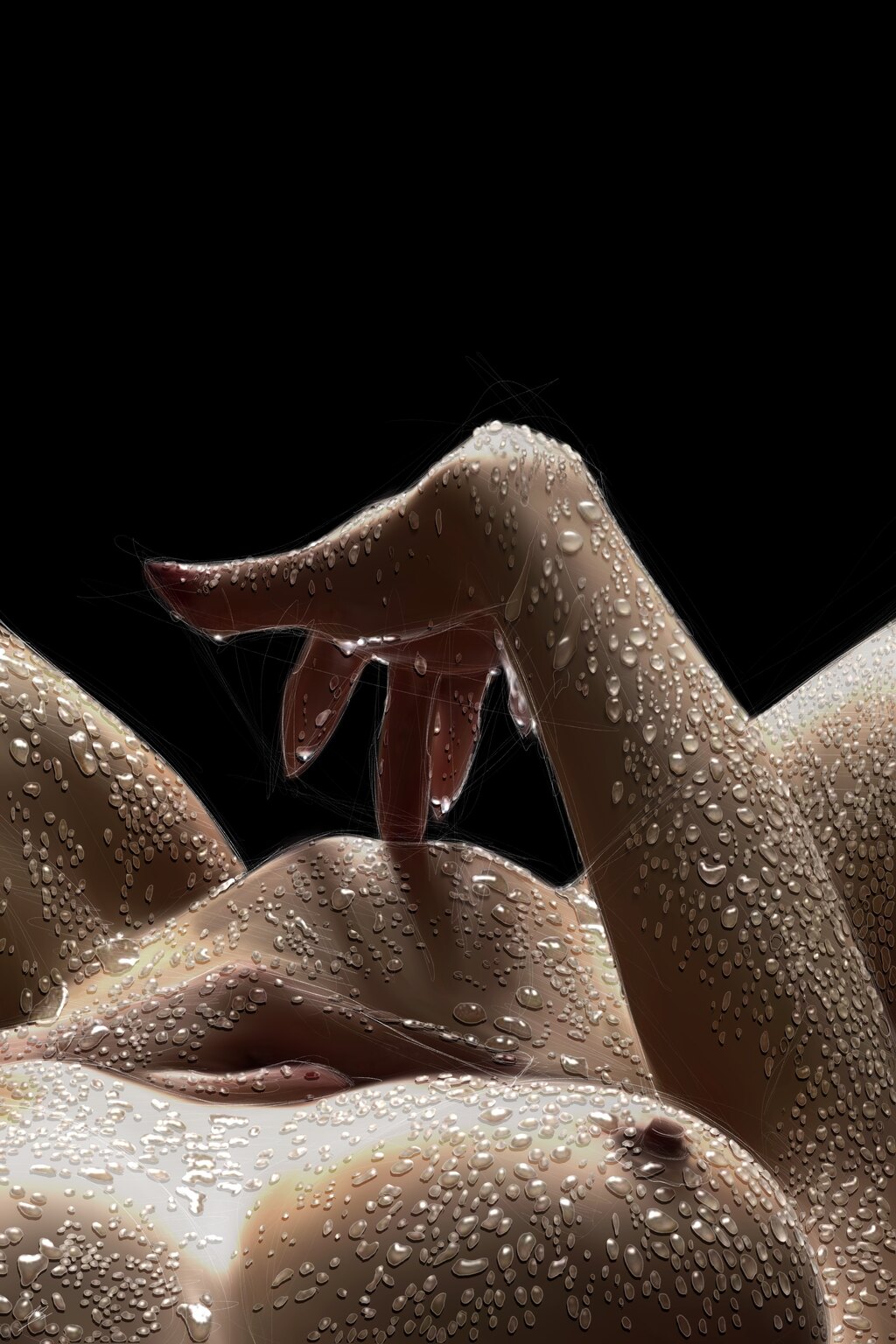 Corps féminin nu replié en gros plan, genoux repliés, un sein et une bouche au premier plan, peau entièrement couverte de gouttes d'eau, fond noir.
