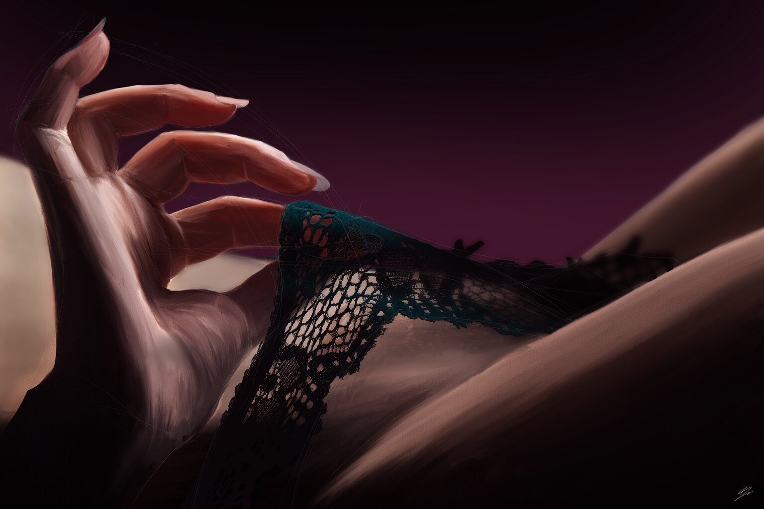 Main aux ongles longs soulevant un pan de dentelle noire à résille bordée de bleu canard, hanche nue à droite, fond prune.